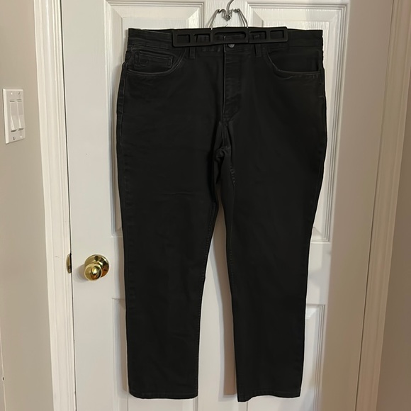 English Laundry 36/30 x 28” Inseam. Black. Stone Wash Look Jeans. Like new - Picture 1 of 8